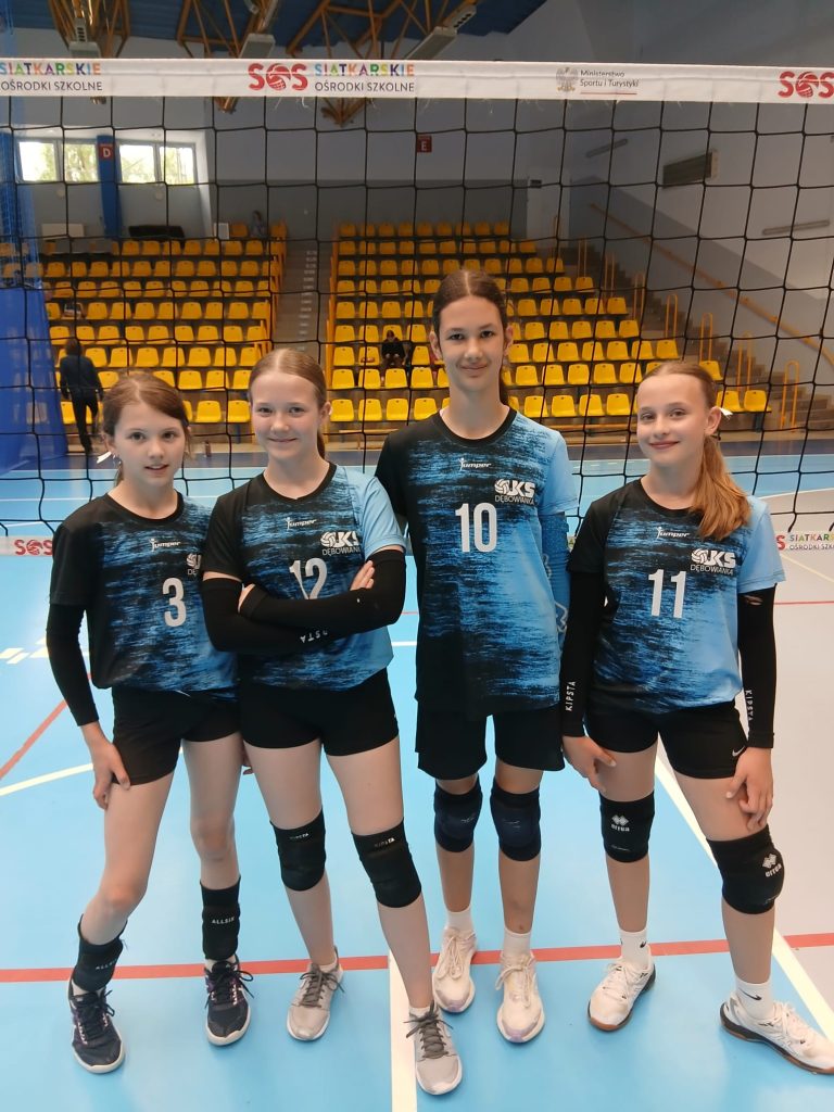 TRÓJKI DZIEWCZĄT – MINISIATKÓWKA